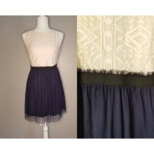 💘NWOT Sleeveless Geometric Design Navy & Cream Dress Size 9